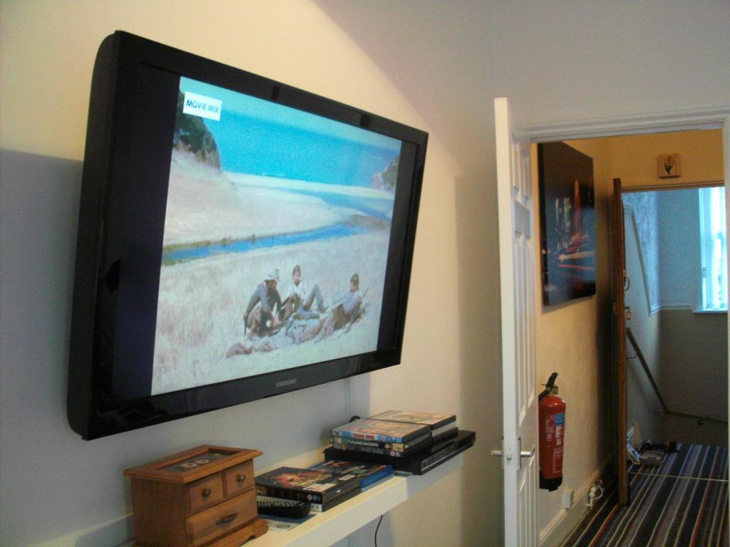 F3 2 Bedroomed Town House - Free Parking - Super 150 Mbps Wifi Near Gavin N Stacey Film House - 1 Free Dog Allowed Barry Rom bilde