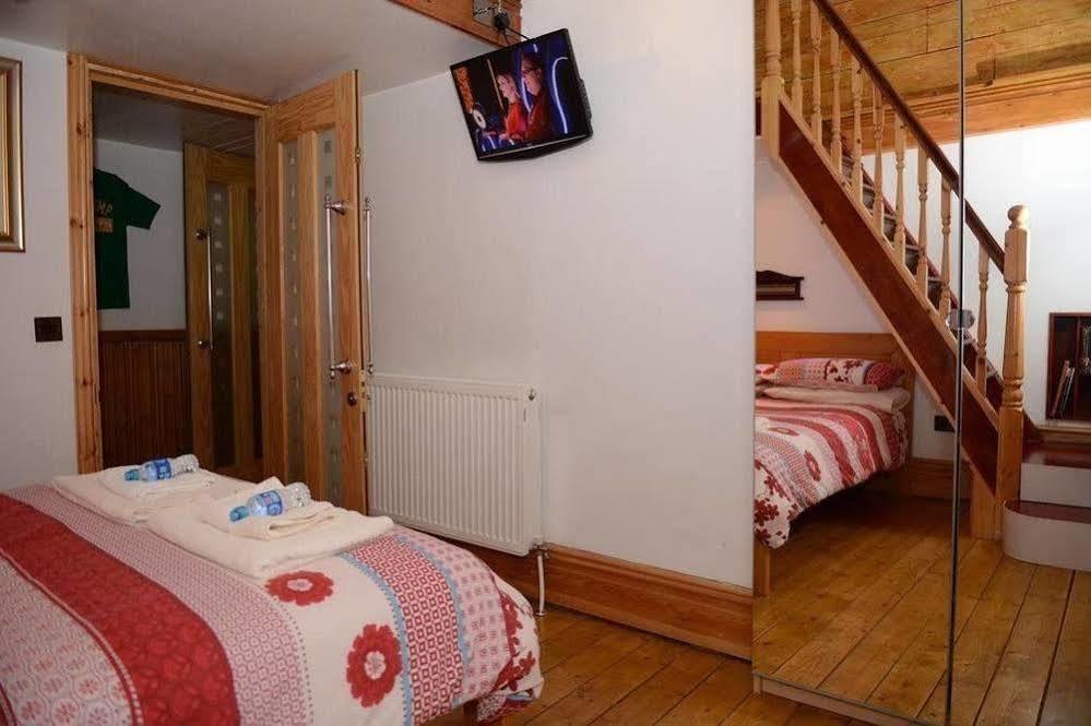 F3 2 Bedroomed Town House - Free Parking - Super 150 Mbps Wifi Near Gavin N Stacey Film House - 1 Free Dog Allowed Barry Eksteriør bilde